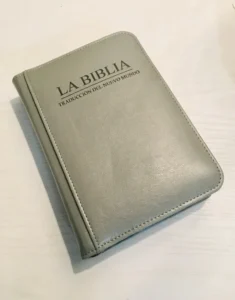 Biblia gris testigos de Jehova traduccion nuevo mundo